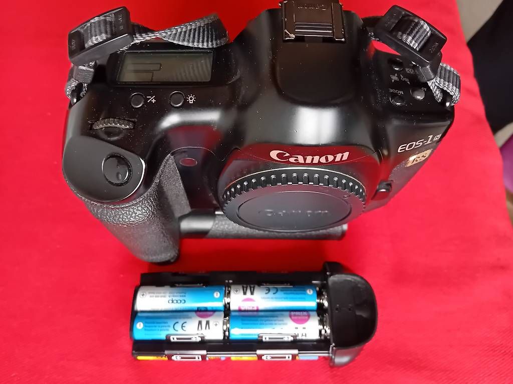 Canon Kamera: CANON ANALOG KAMERA EOS 1N-RS – Gebraucht aus Ostermundigen von Lightningp-38j 4