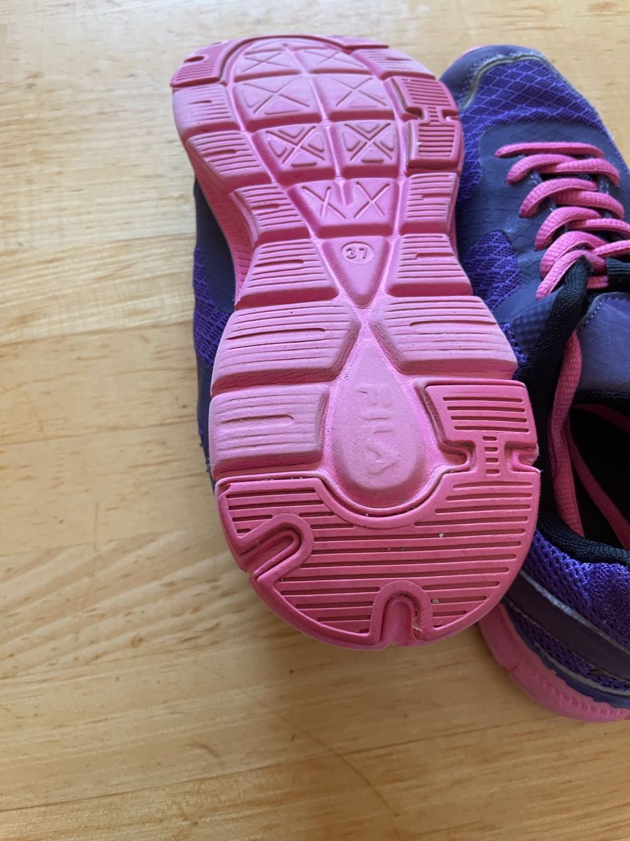Scarpe per ragazze: Fila  Mädchen Turnschuhe Grösse 37  – Usato da Steinhausen venduto da Piaweber1943. 2