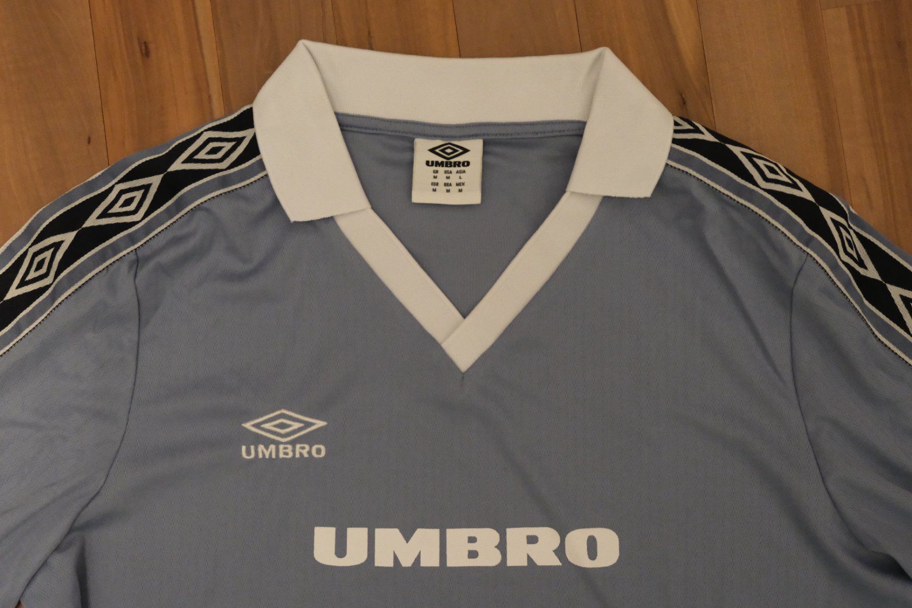 Umbro T-shirt: Umbro Longsleeve – Nuovo (secondo la descrizione) da Aesch ZH venduto da scherri 2