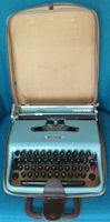 Vintage Olivetti Lettera 22 Schreibmaschine mit Tasche