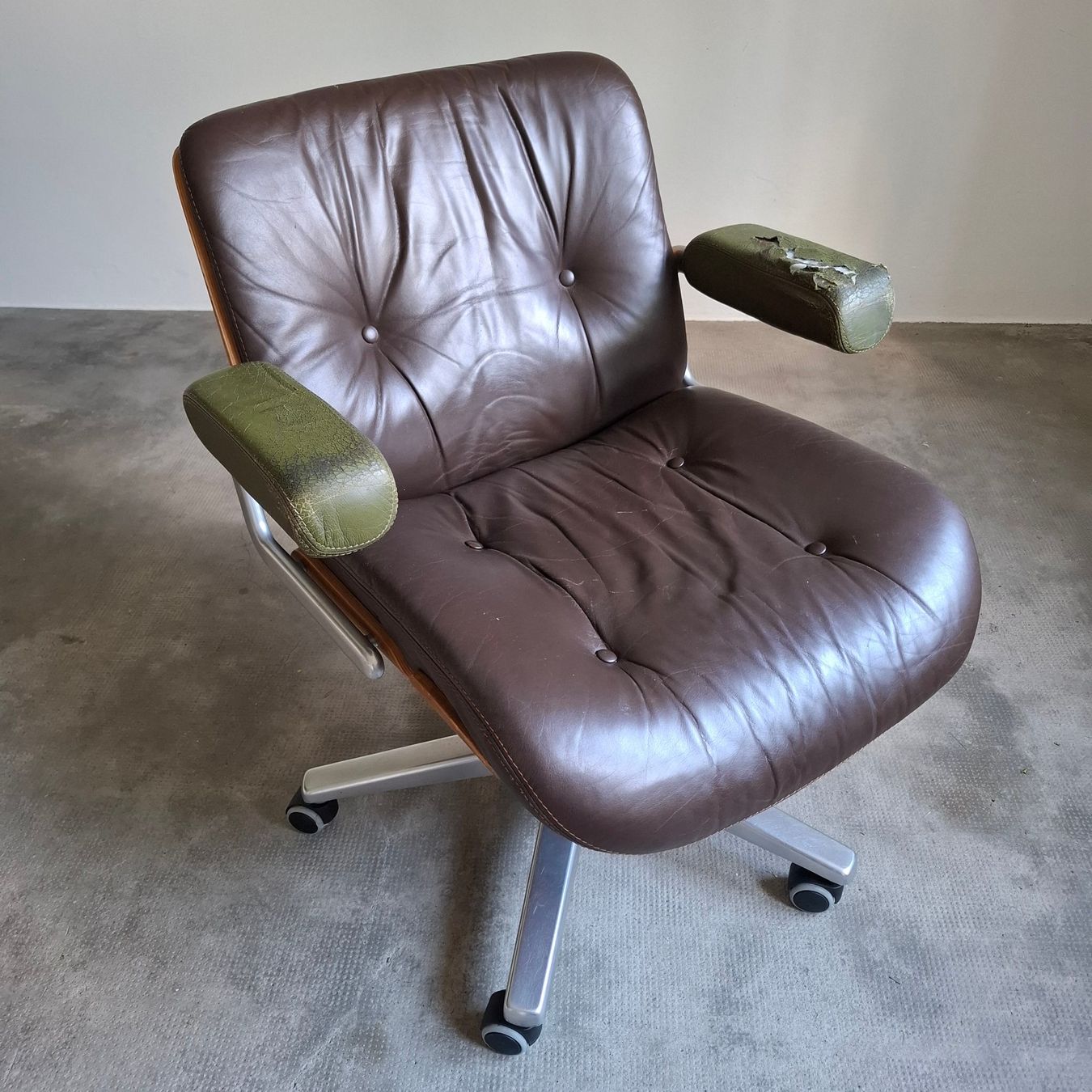 Giroflex Sedie: Chaise de bureau Giroflex par Martin Stoll 1970 – Usato da Neuchâtel venduto da Rochawood 1