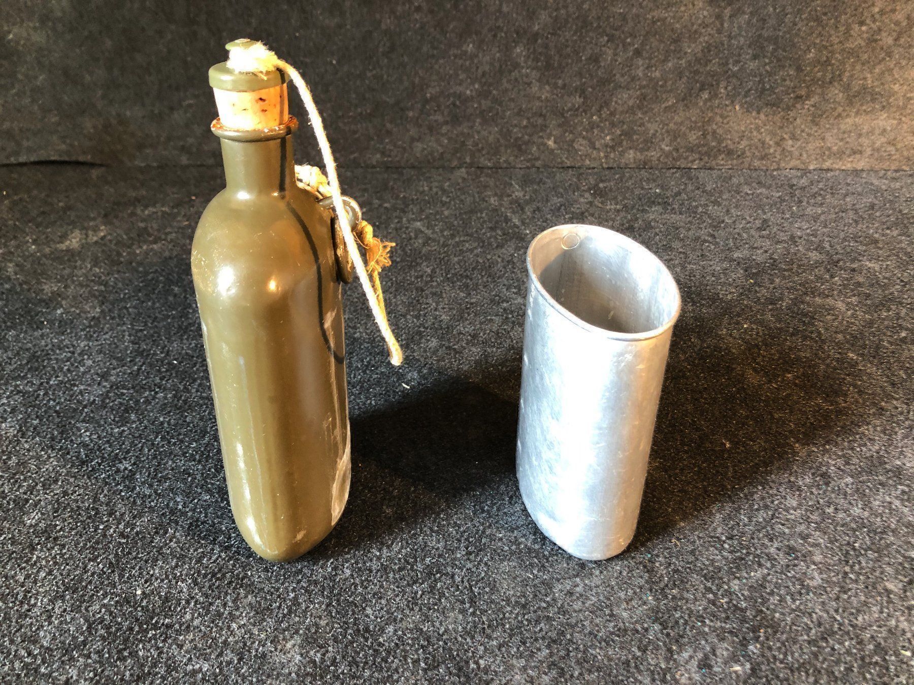 Schweizer Armee Borracce & Thermos: Gourde militaire / Schweizer Armeekürbis – Usato da Saignelégier venduto da Ax3l 1