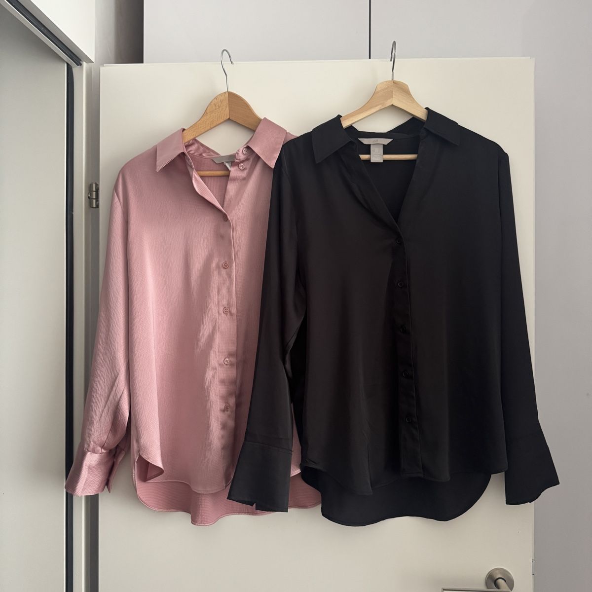 H&M Blusen: 2 x H&M blouses M – Neu (gemäss Beschreibung) aus Wädenswil von katdede