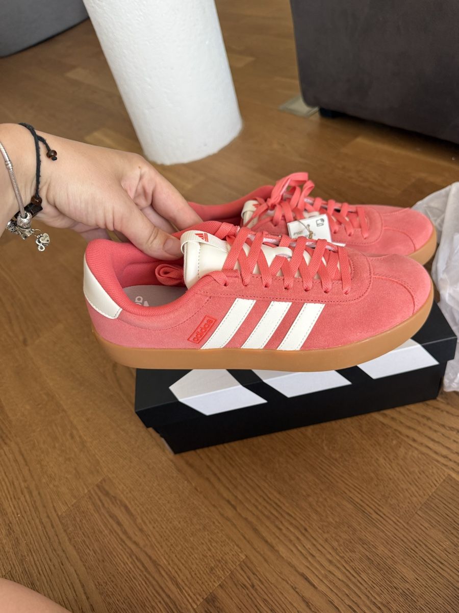 Adidas Scarpe da uomo: Adidas  Brand New - Size 43 1/3 – Nuovo e nell'imballaggio originale da Ueberstorf venduto da man_p2fy 2
