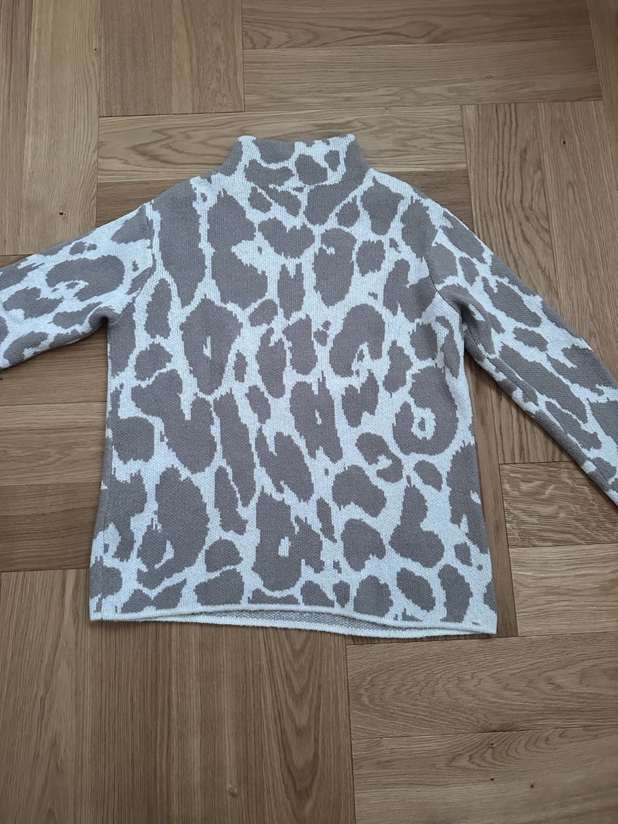 Pullover & Sweatshirts: Damenpullover Leopardenprint – Gebraucht aus Zürich von renba1 1