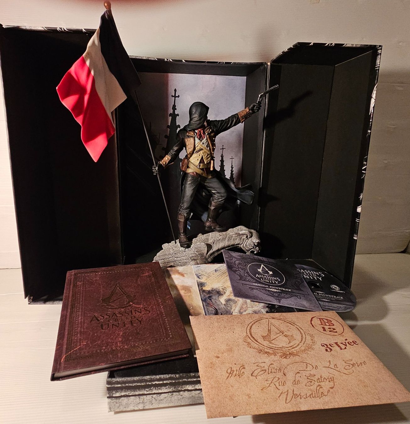 Statuette: Assassin's Creed UNITY Notre Dame Figur – Usato da Münchenstein venduto da vitalfit