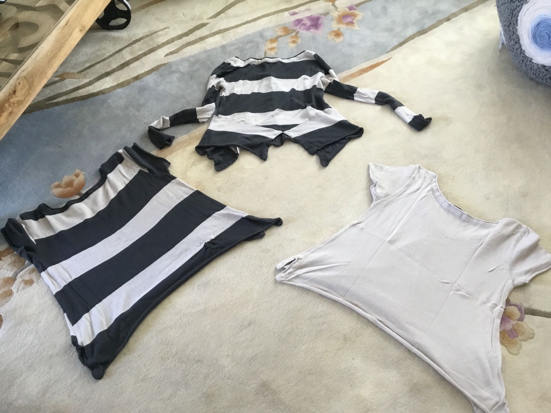 Lotti di vestiti: Superbe ensemble 3p pur coton JAYKO anthracite/crème, t. 40 – Nuovo (secondo la descrizione) da Genève venduto da Mazelyne 1