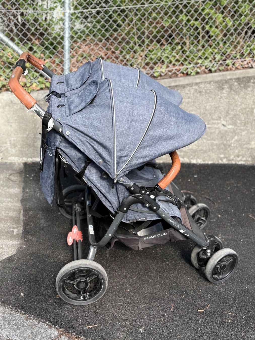 Kinderwagen: Zwillings Kinderwagen/Buggy Valco Baby Jeans – Gebraucht aus Zürich von iri_w7zy 3
