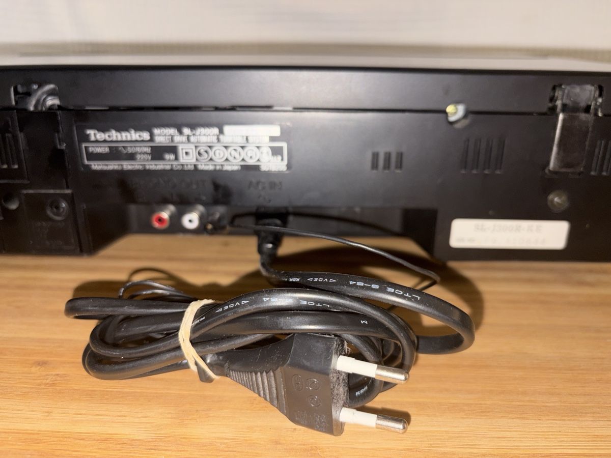 Technics Tourne-disques: Plattenspieler Technics SL-J300R – D'occasion à Biel/Bienne par NitnelavV 7
