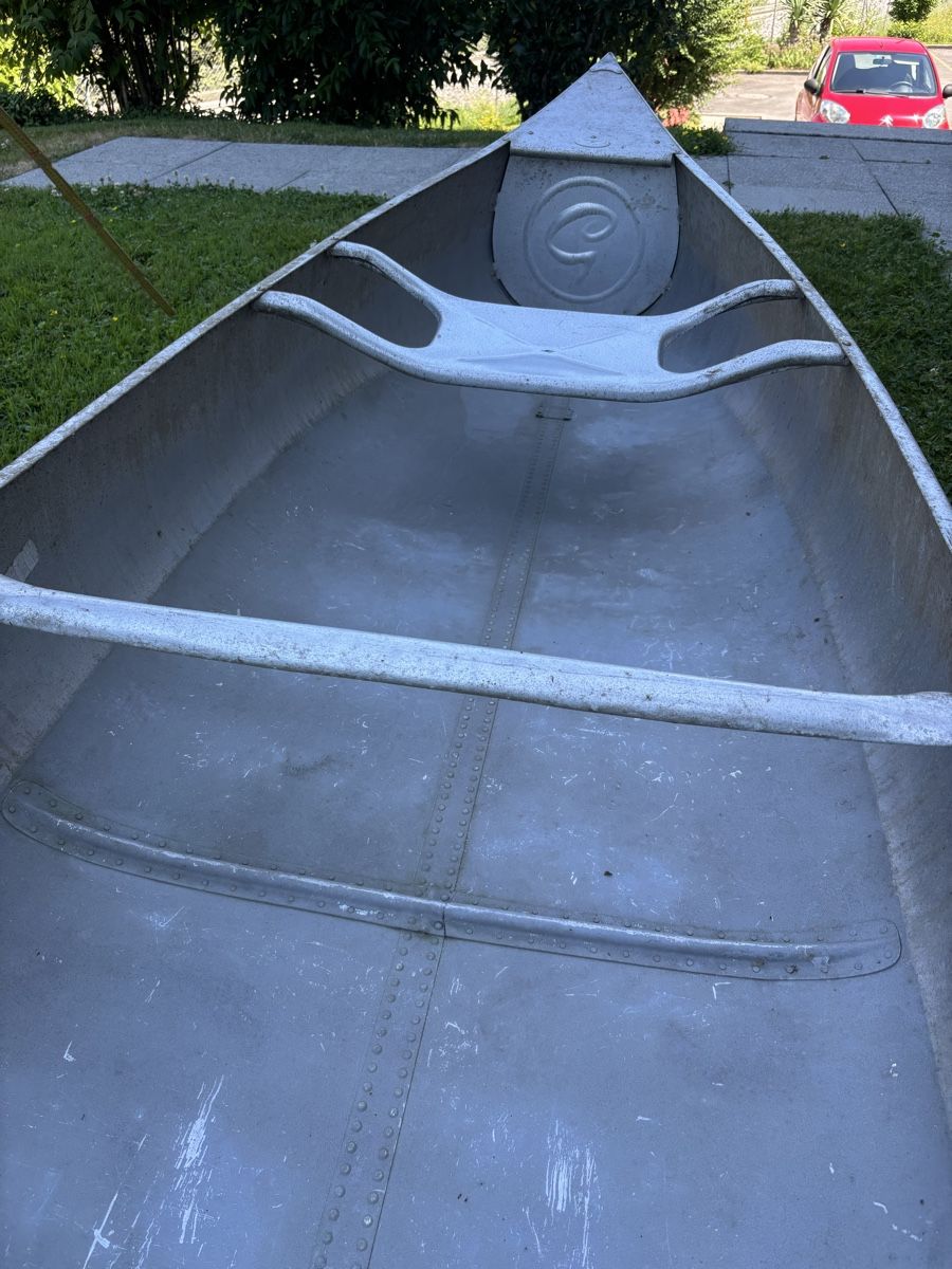 Boote: Aluminium Kanu mit Paddel (Original Grumman) – Gebraucht aus Sachseln von fab_kst9 5