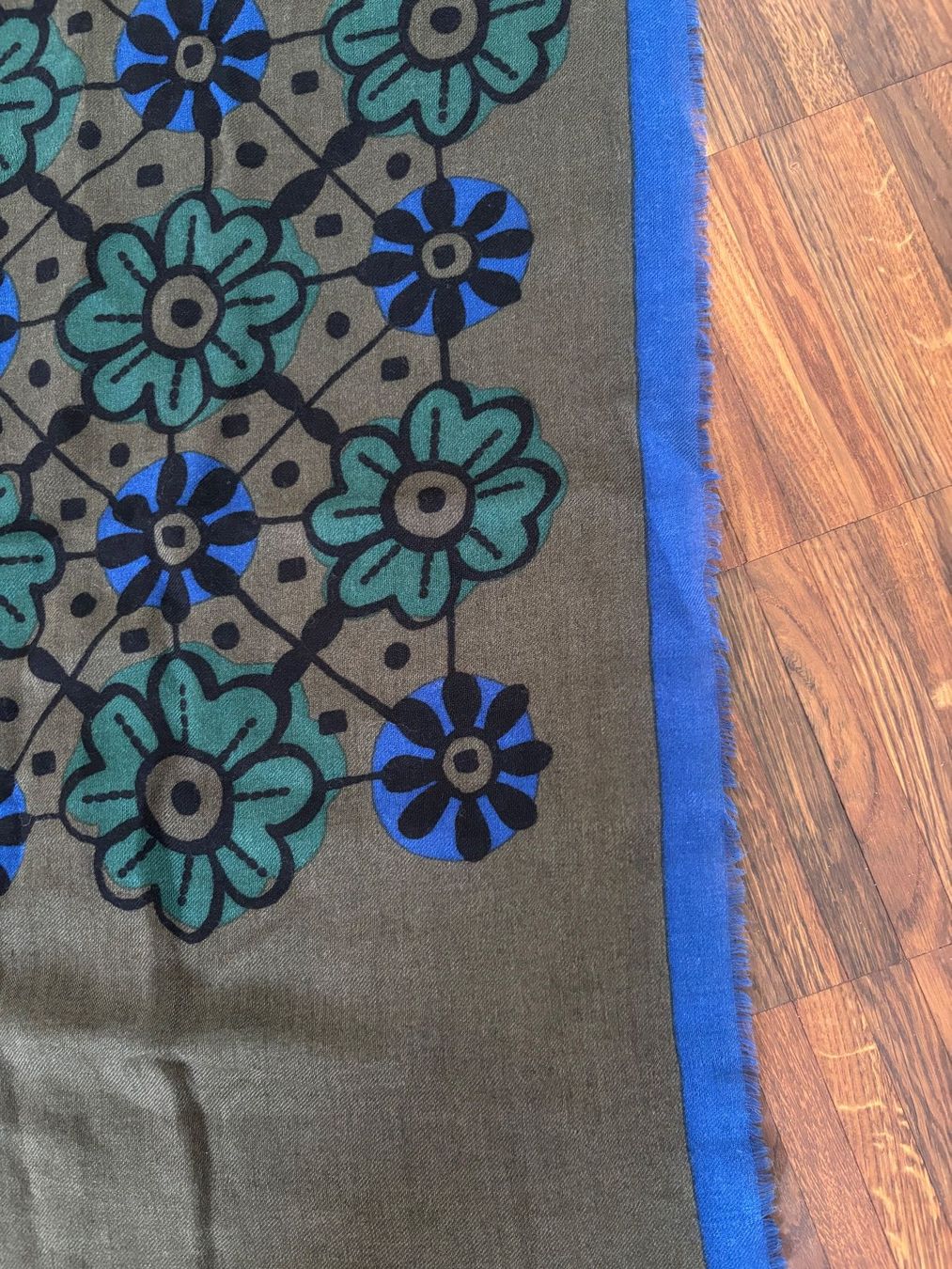 Burberry Foulard & Sciarpe: BURBERRY Kashmir Schal 185x105cm – Usato da Herrliberg venduto da mayfi 4