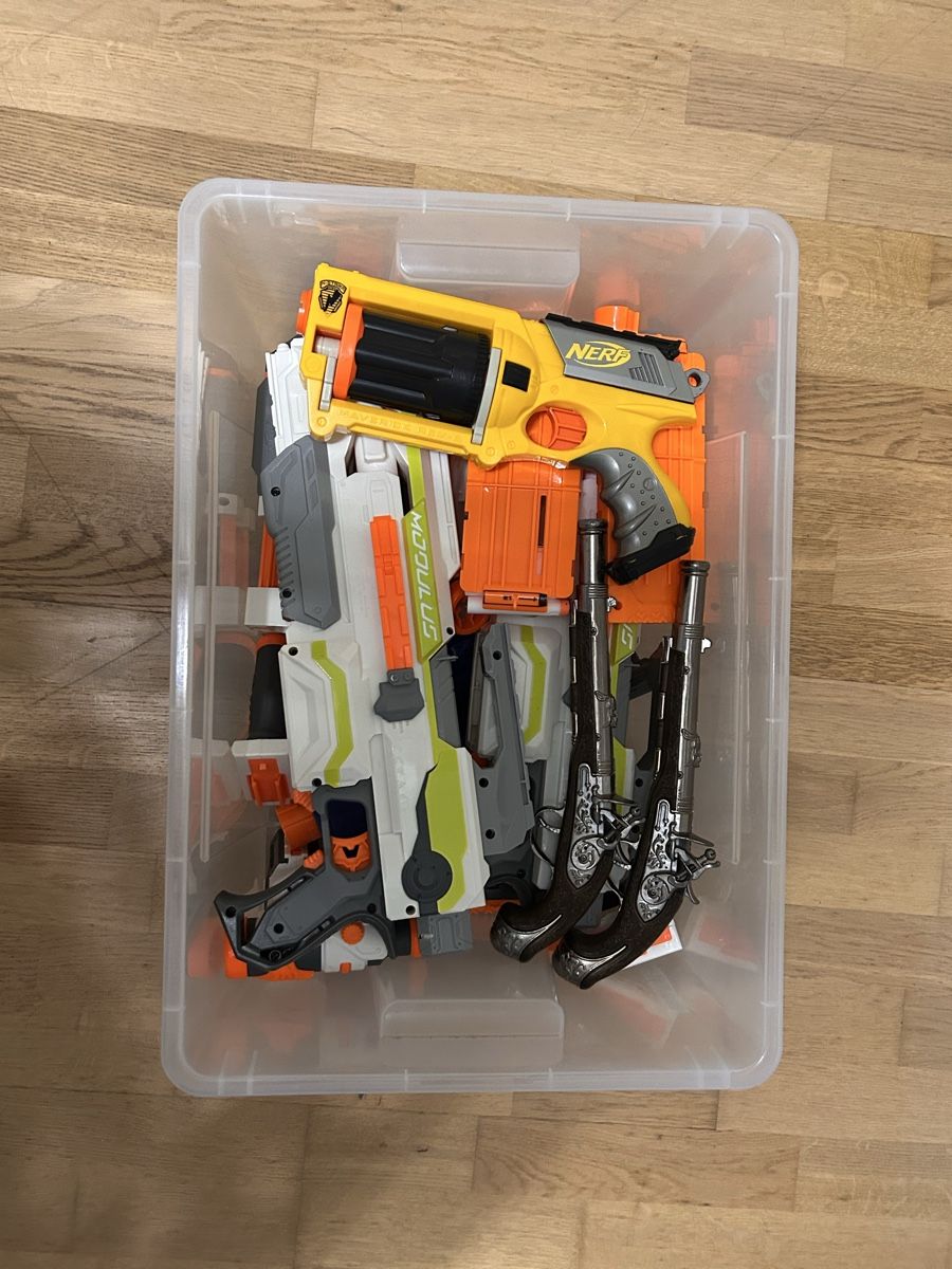 Nerf Spielzeuge: Caisse de nerfs à vendre – Gebraucht aus Eysins von Daniele_DM