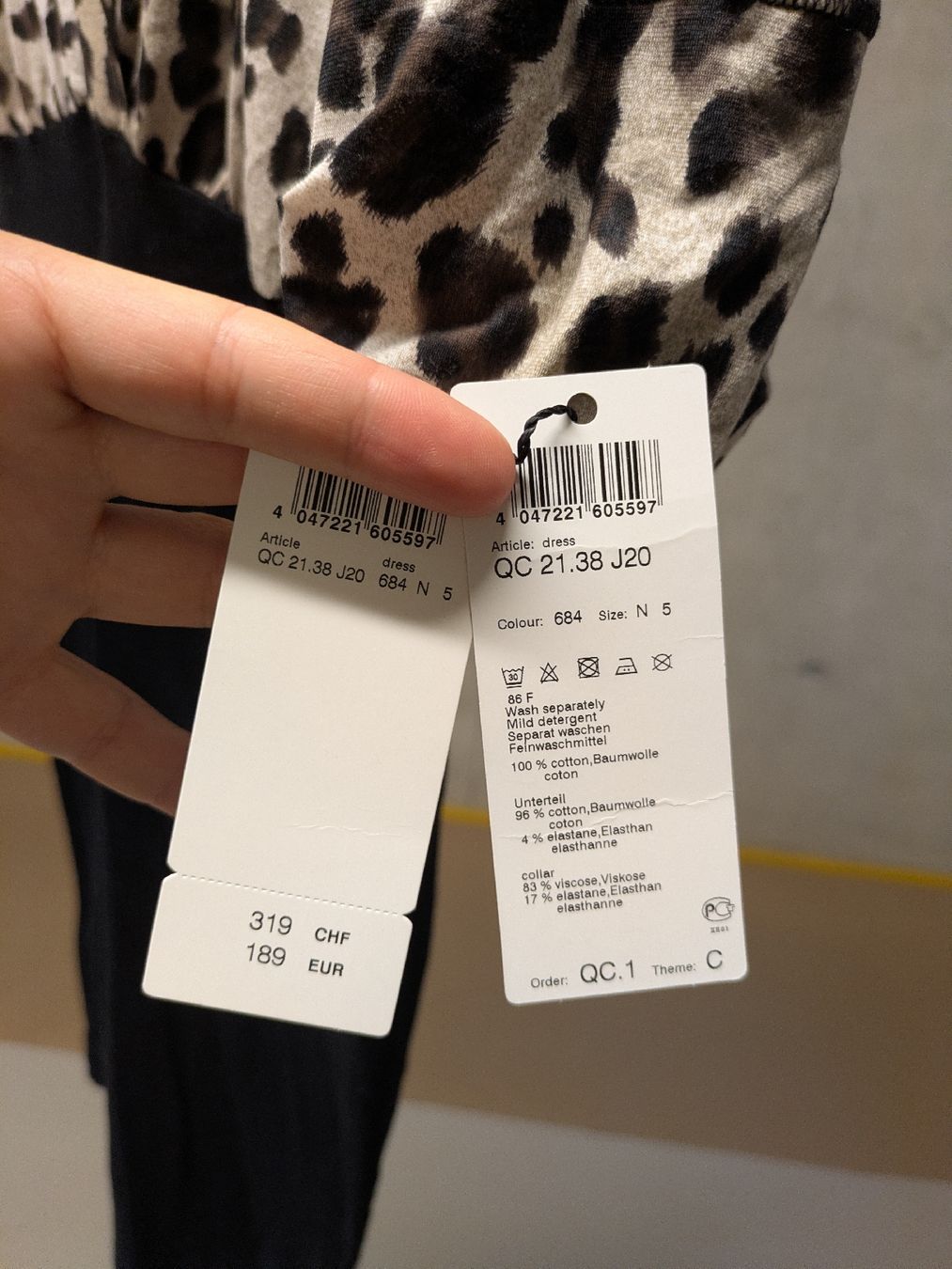Marc Cain Vestiti: Marc Cain Kleid Grösse im Leo Look – Nuovo (secondo la descrizione) da Ins venduto da Jacy1 2