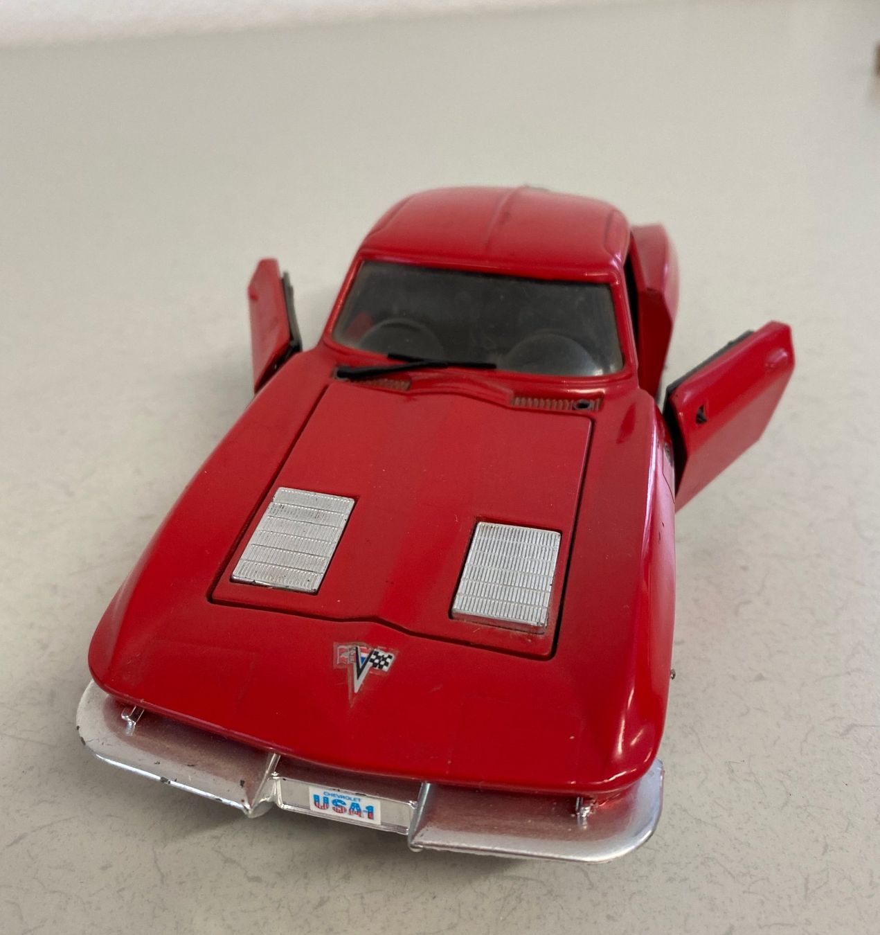Chevrolet Modellini d'auto: Vintage Corvette Stingray Modellauto, 1/24 – Usato da Niederhelfenschwil venduto da Chleeblatt1938 1