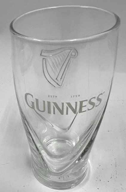 Guinness Bicchieri: 2.5 dl Guinness Bierglas mit Relief – Usato da Zürich venduto da gigimai67