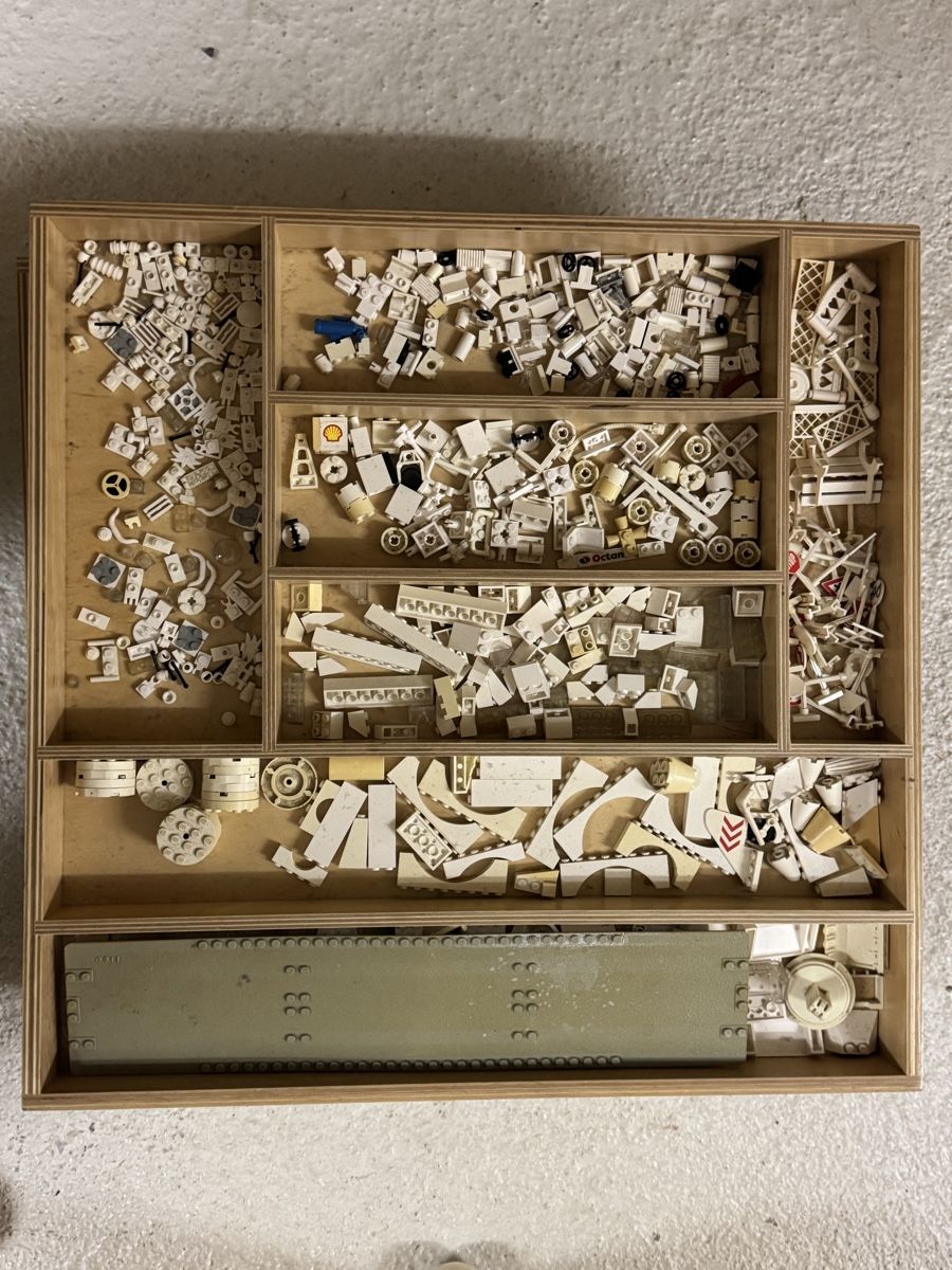 Lego Kit di costruzioni: Grosses Lego Konvolut nach Farben sortiert – Usato da Chur venduto da arxi 3