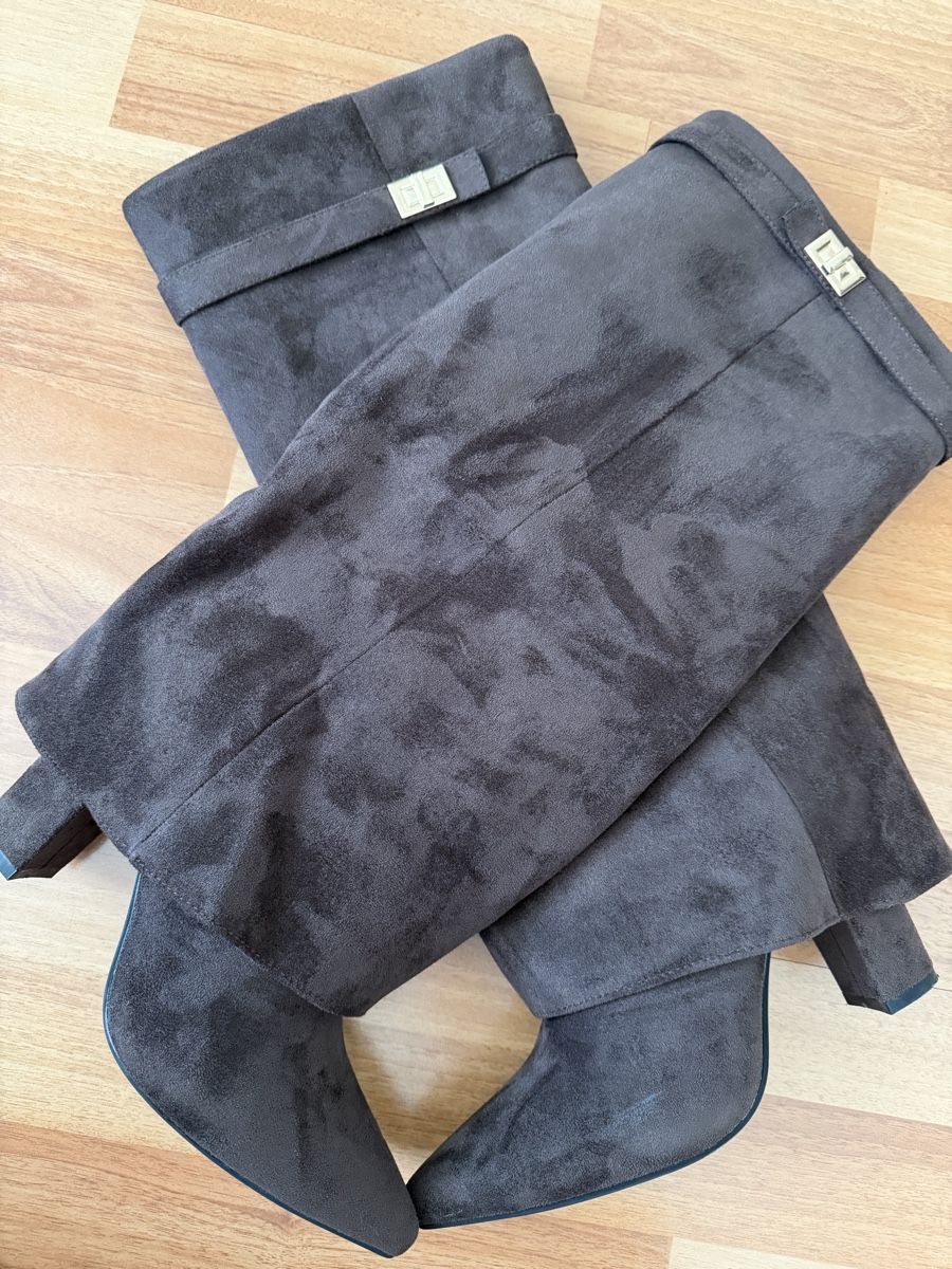 Chaussures femmes: High boots – Neuf (Voir description) à Arbon par lea_h6r7