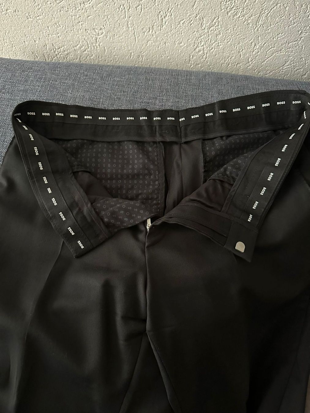 Hugo Boss Completi: Boss Anzug schwarz Gr.50 – Usato da Volketswil venduto da casertana 6