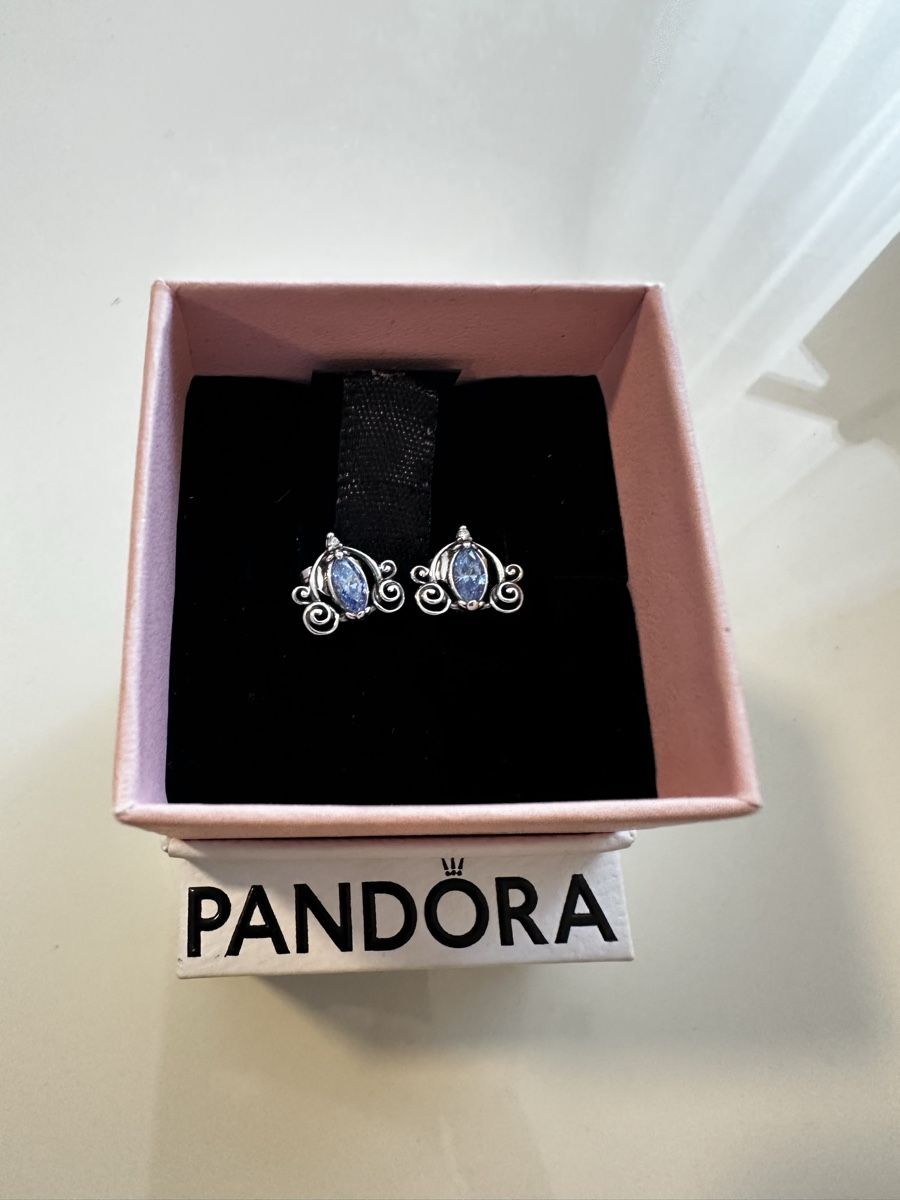 Pandora Orecchini pendenti & Orecchini a lobo: Pandora Disney Cinderella Ohrstecker Neu – Nuovo e nell'imballaggio originale da Wallisellen venduto da nv7 2