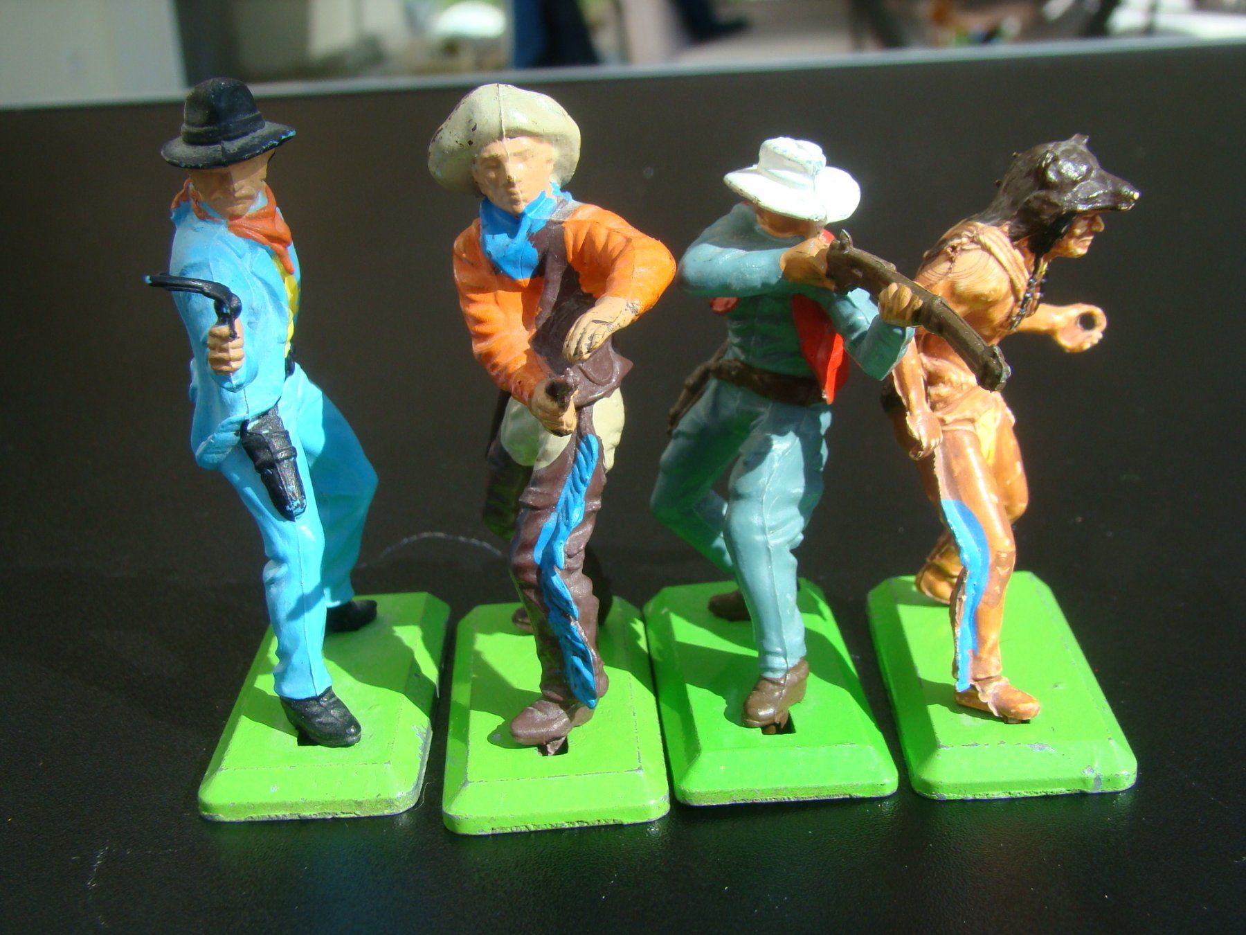 Britains Giocattoli: 4 Britains LTD 1971 Cowboy & Indianer vintage cool – Usato da Walzenhausen venduto da Vanquish711 8