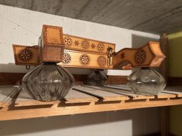 Rustikale Deckenlampe Holz mit Schnitzerei