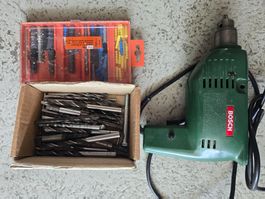 BOSCH Bohrmaschine mit zusätzl. Zubehör