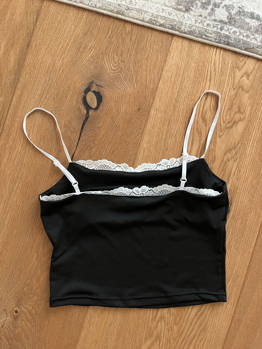 Top: Top Damen schwarz Grösse S mit Spitze – Usato da Riehen venduto da SalomeTramer 1
