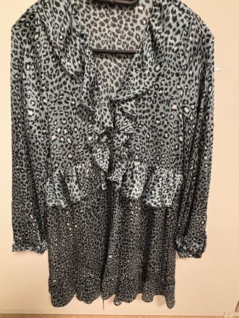 Zara Kleid, Leoprint, Rüschen, Gr. XS