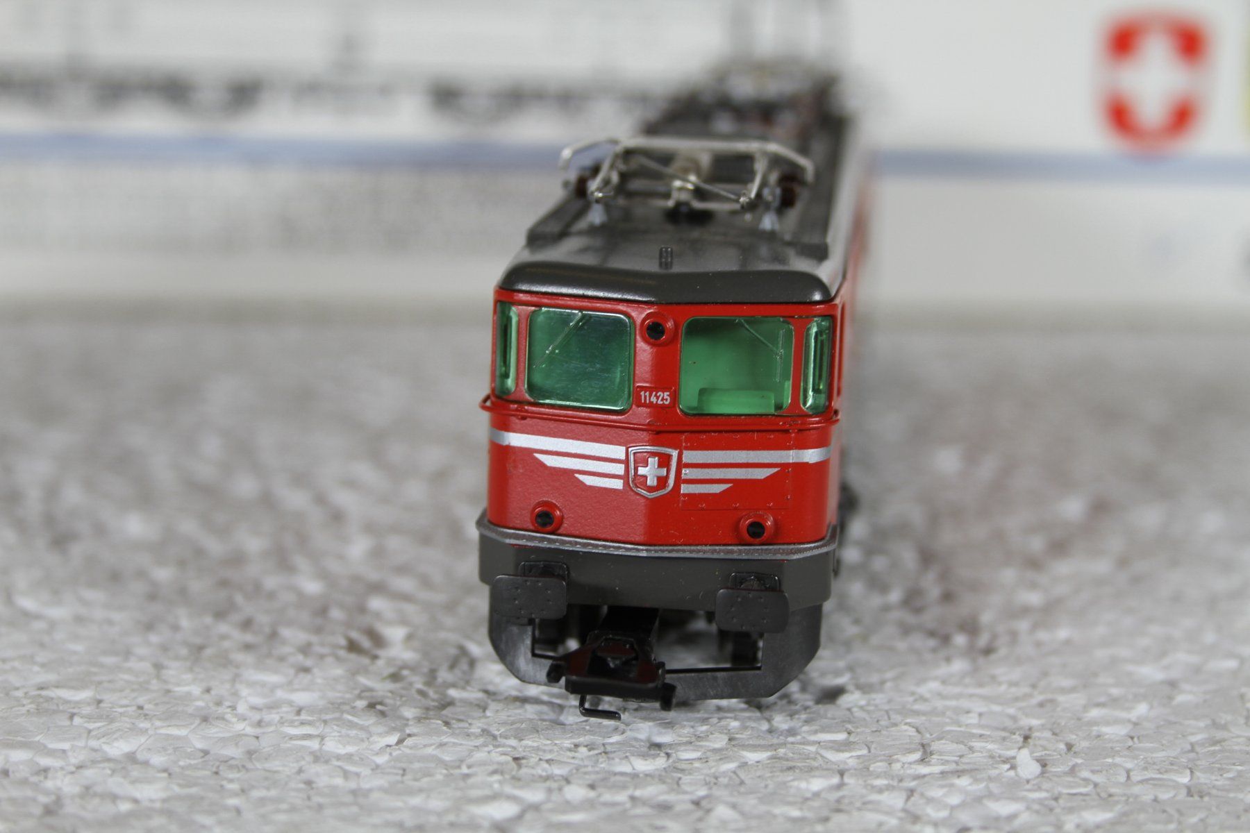 Märklin Modelleisenbahnen: Märklin 3336 SBB  Ae 6/6 Genf analog – Gebraucht aus Triesen von gleis8 2