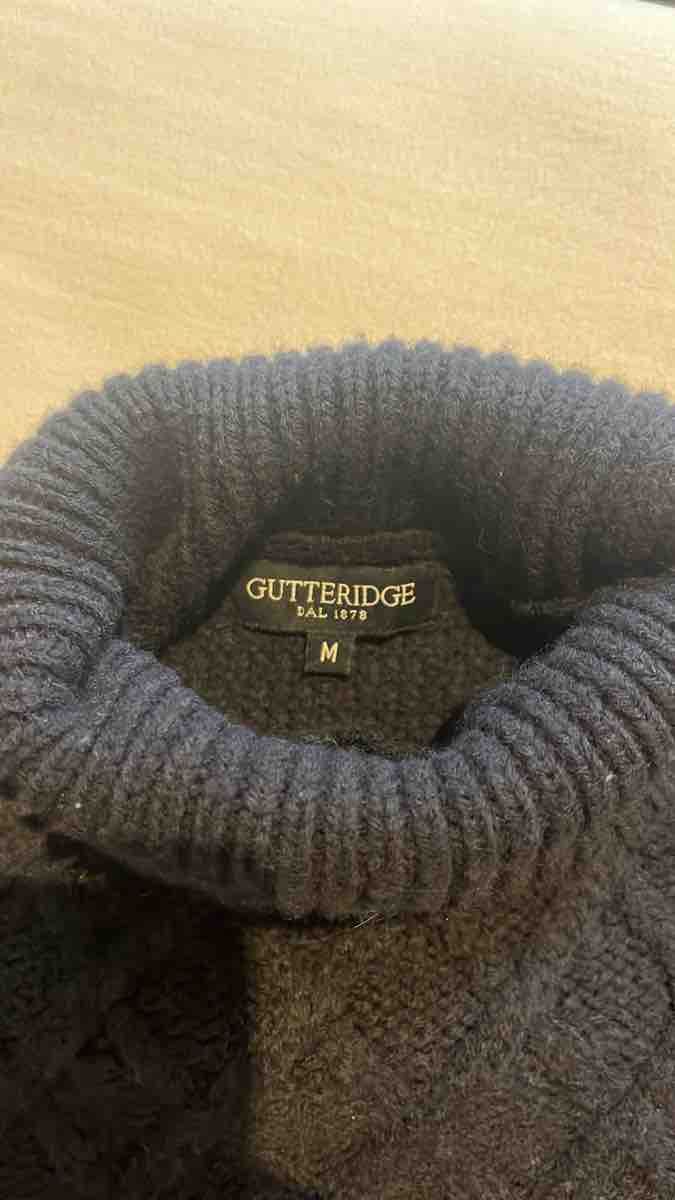 Pullover & Sweatshirts: Gutteridge Pullover Grösse M neuwertig – Neu (gemäss Beschreibung) aus Salgesch von steeeeeve07 1