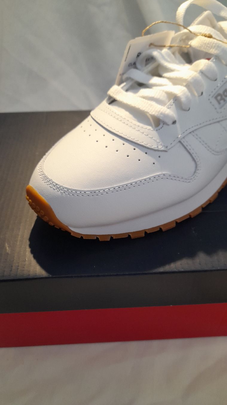 Reebok Scarpe da uomo: Reebok Classic Leather blanche neuve, taille 40.5! – Nuovo e nell'imballaggio originale da st.gallen venduto da The_Rag_Picker. 6