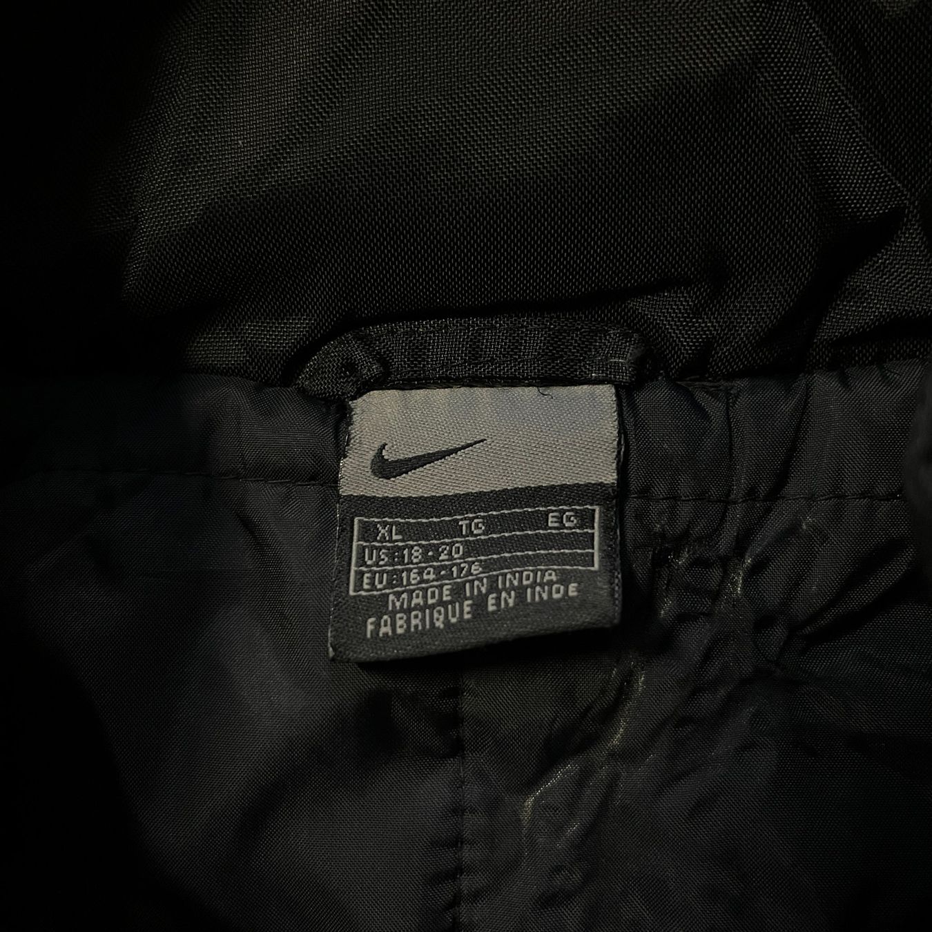 Nike Jacken: Vintage Nike Heavyjacket (S) – Gebraucht aus Chamoson von Sapoloshop 3