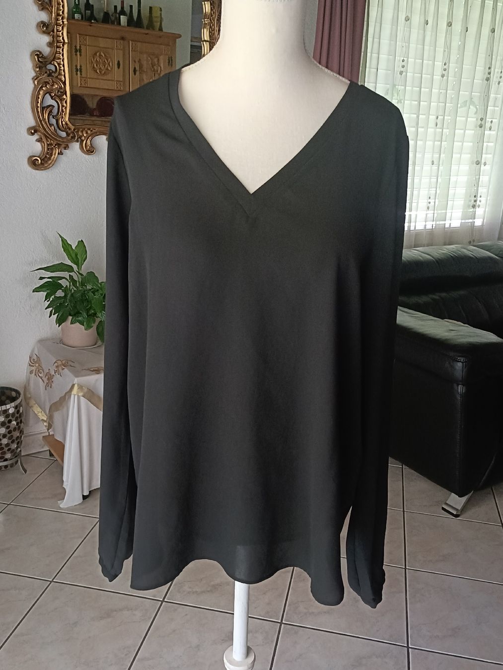 Blusen: Damen Bluse schwarz Grösse M Zalando Essentials Polyester – Gebraucht aus Sargans von Polifemo58
