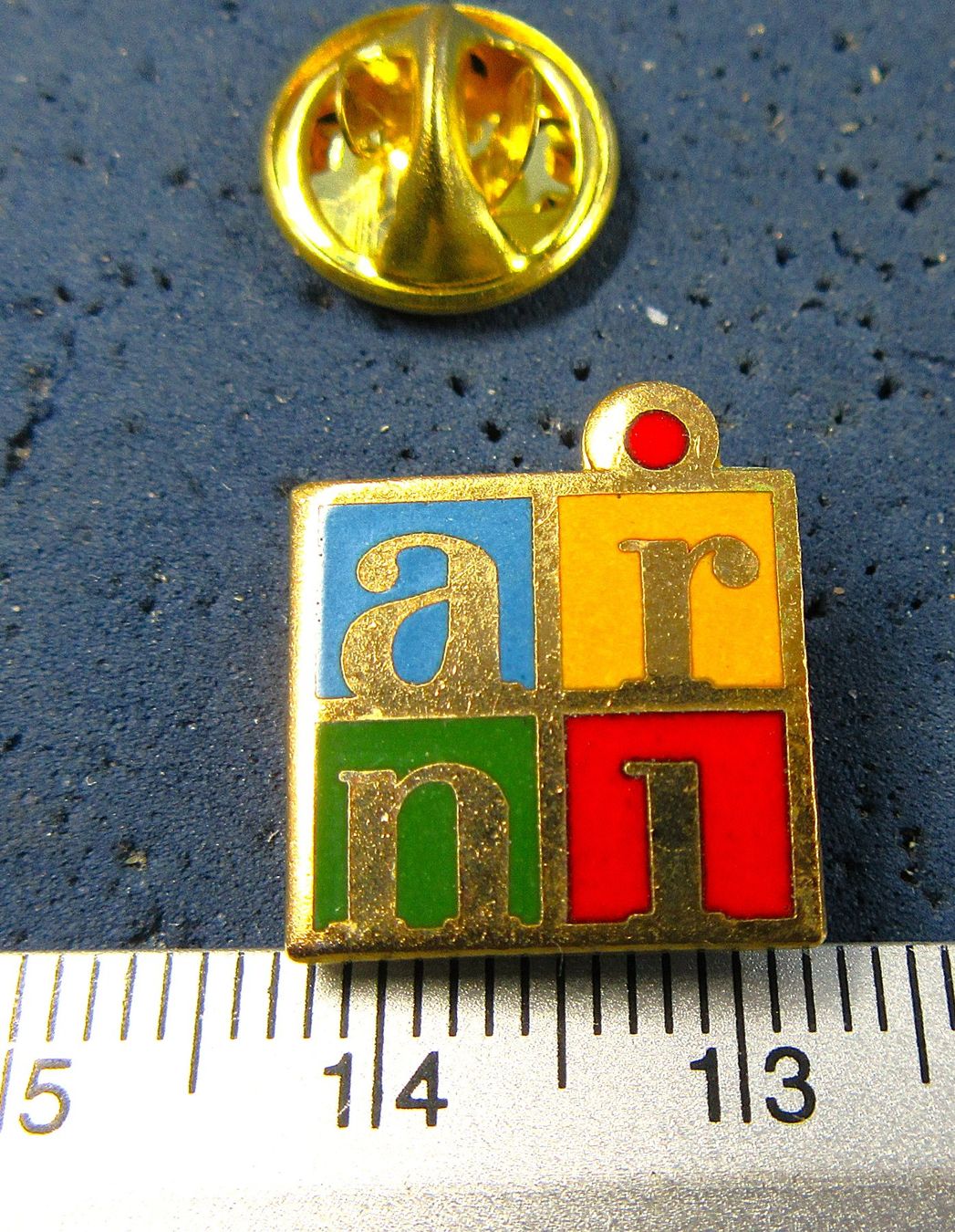 Swiss Placchette & Badge: ARNI COOP PIN ENAMEL – Usato da Ettingen venduto da Hausi4711