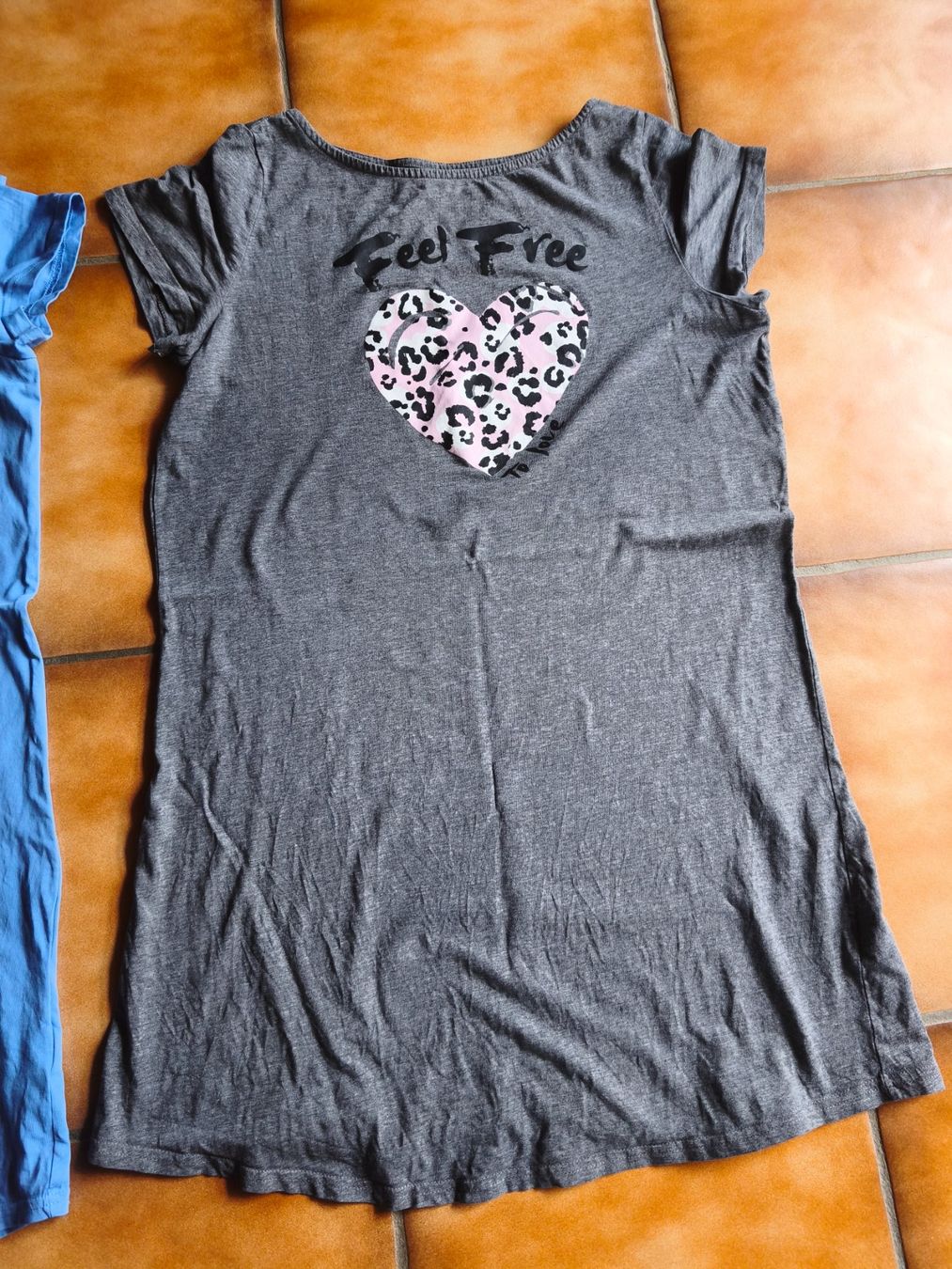 Negligees & Pyjamas: 2 x Nachthemd Gr. 40/42 – Gebraucht aus Reconvilier von Mickeli7 2