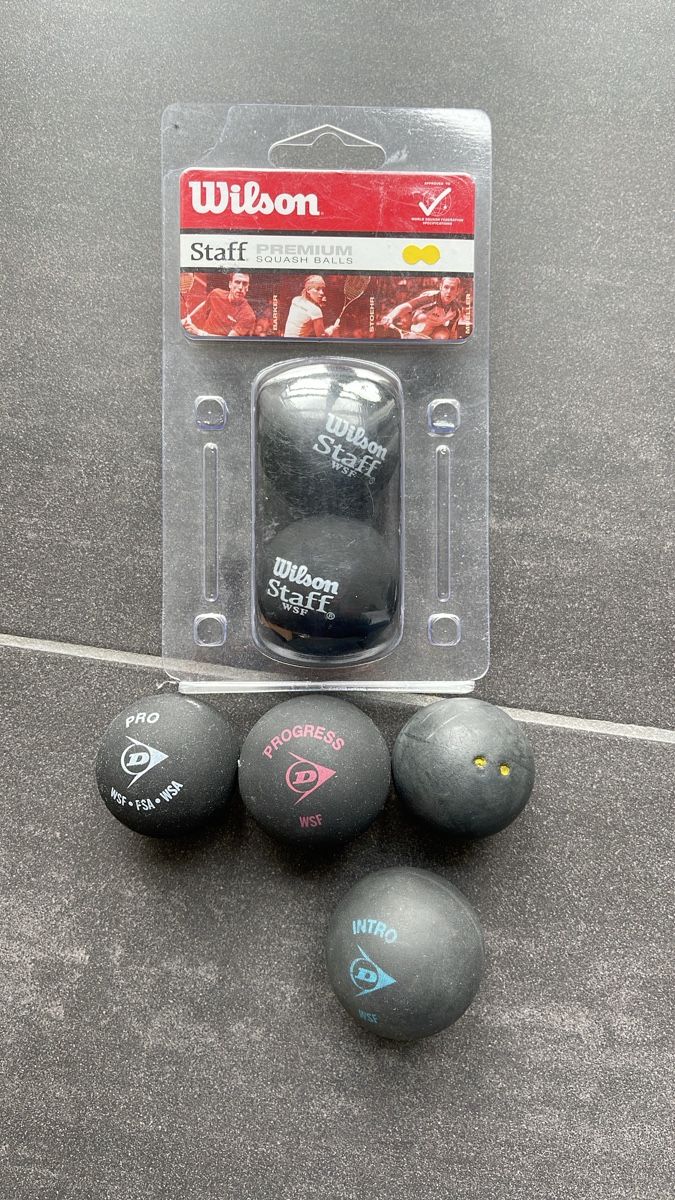 Palloni: Squashbälle div. Marken Wilson Staff/Dunlop – Usato da Steinebrunn venduto da Stefanherz