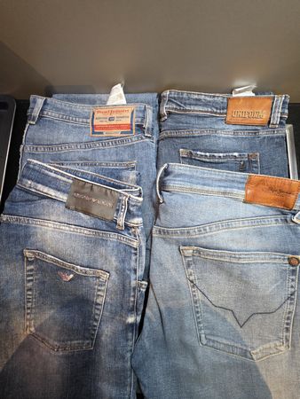 TOP gebrauchte Desingerjeans,Gr. 36/32, 4Stk.guter Zustand.