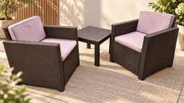 Loungesessel mit Beistelltisch