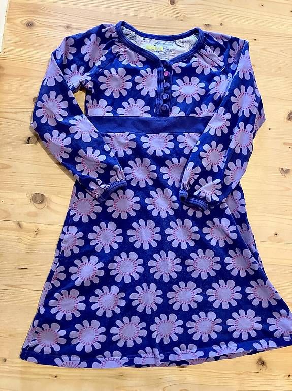 Vestiti & Gonne: Blumenkleid Langarm 134/140 – Usato da Brunnadern venduto da Bumlebee