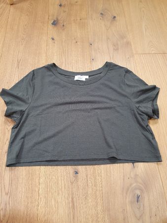 Dunkelgrünes Crop Top von NA-KD, Grösse M, Neu