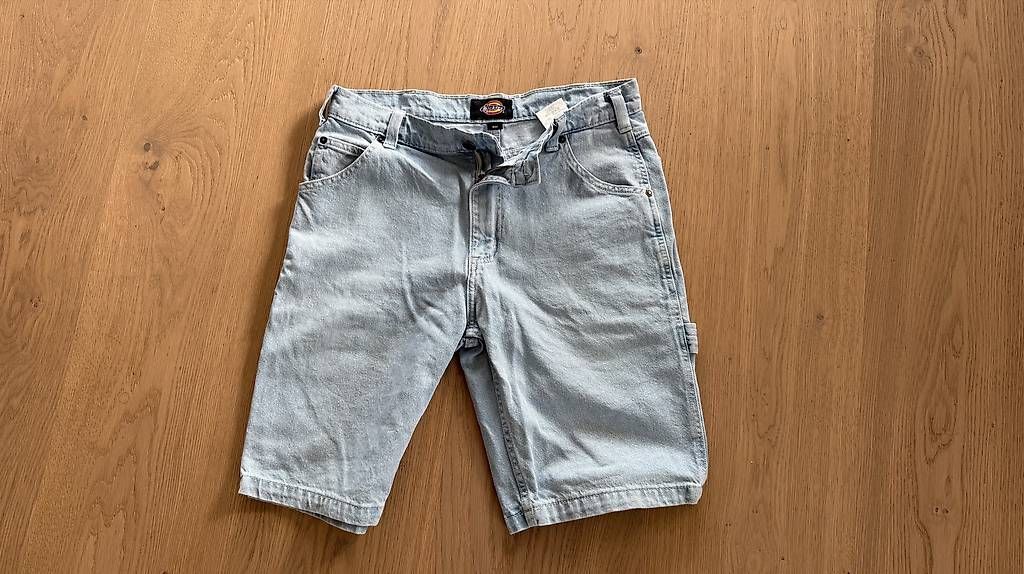 Pantaloni: Shorts Dickies W31 – Usato da Kriens venduto da tananuschka13
