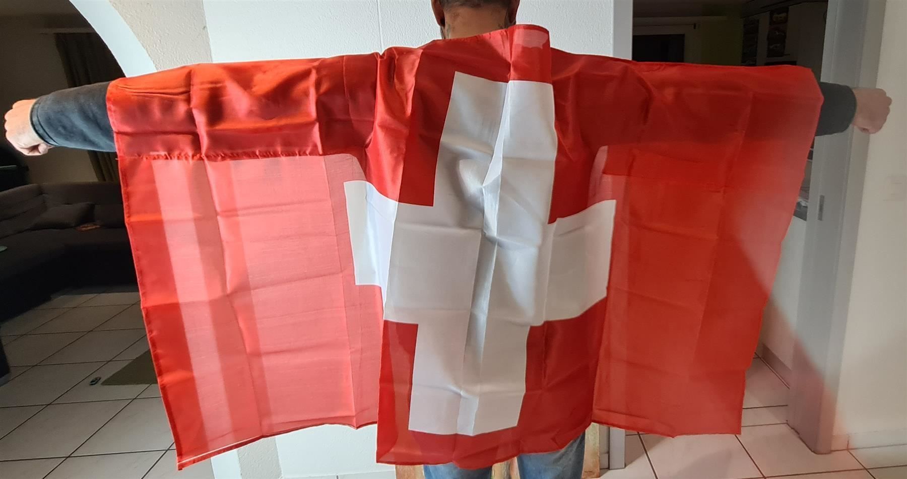 Bandiere: Bodyflaggen Schweizerfahne  90x150cm – Nuovo e nell'imballaggio originale da Uerkheim venduto da Justi.y 1