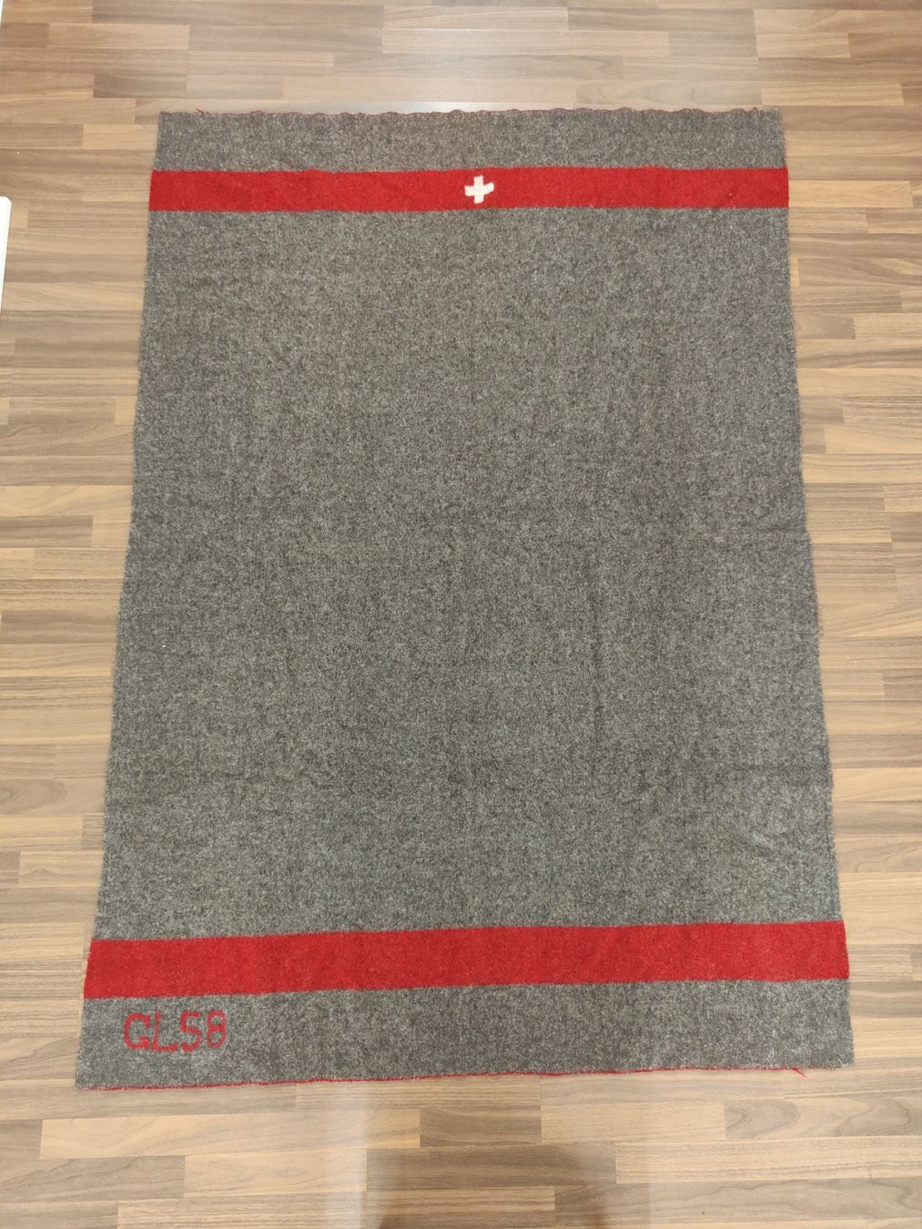 Schweizer Armee Uniformen: Wolldecke von 1958 – Gebraucht aus Bauma von SwissMilitaria