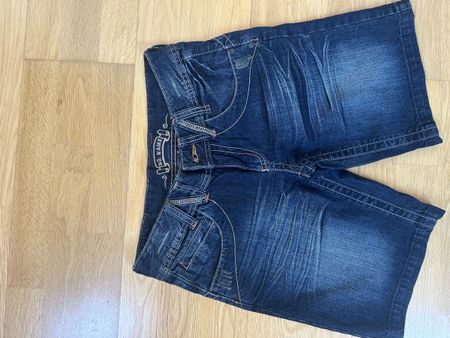 Short bleu foncé