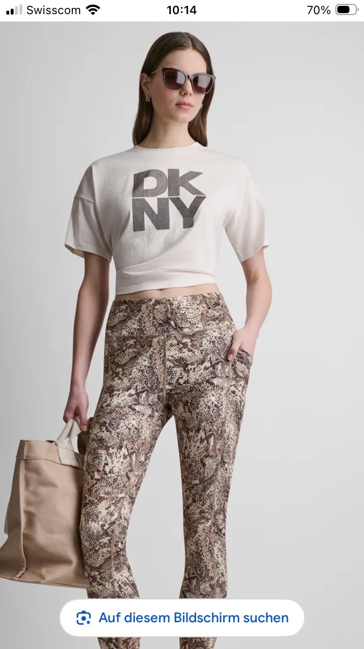 DKNY T-shirt: DKNY Layer Shirt mit Strass,neu.Paket Versand – Nuovo (secondo la descrizione) da Rüdlingen venduto da Schnoegli2007 2