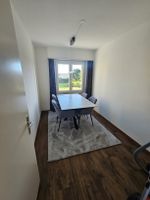 Tisch + Stühle + Teppich Neuwertig einwandfrei
