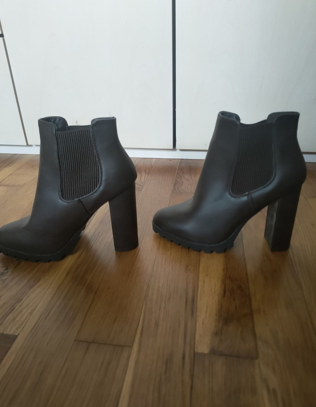 Damenschuhe: bottines à talons – Gebraucht aus Genthod von Lenas9 2
