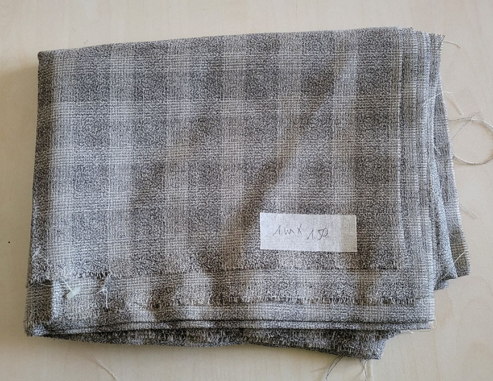 Tessuti: Stoff kariert grau, 1m x 1.50m Breite – Usato da Winterthur venduto da Baer49