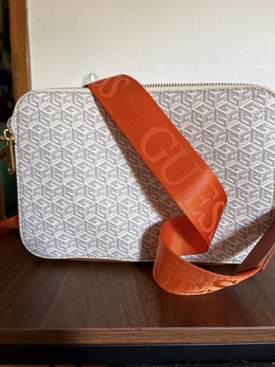 Guess Borse da donna: Guess Tasche – Nuovo (secondo la descrizione) da Zürich venduto da fcold 2