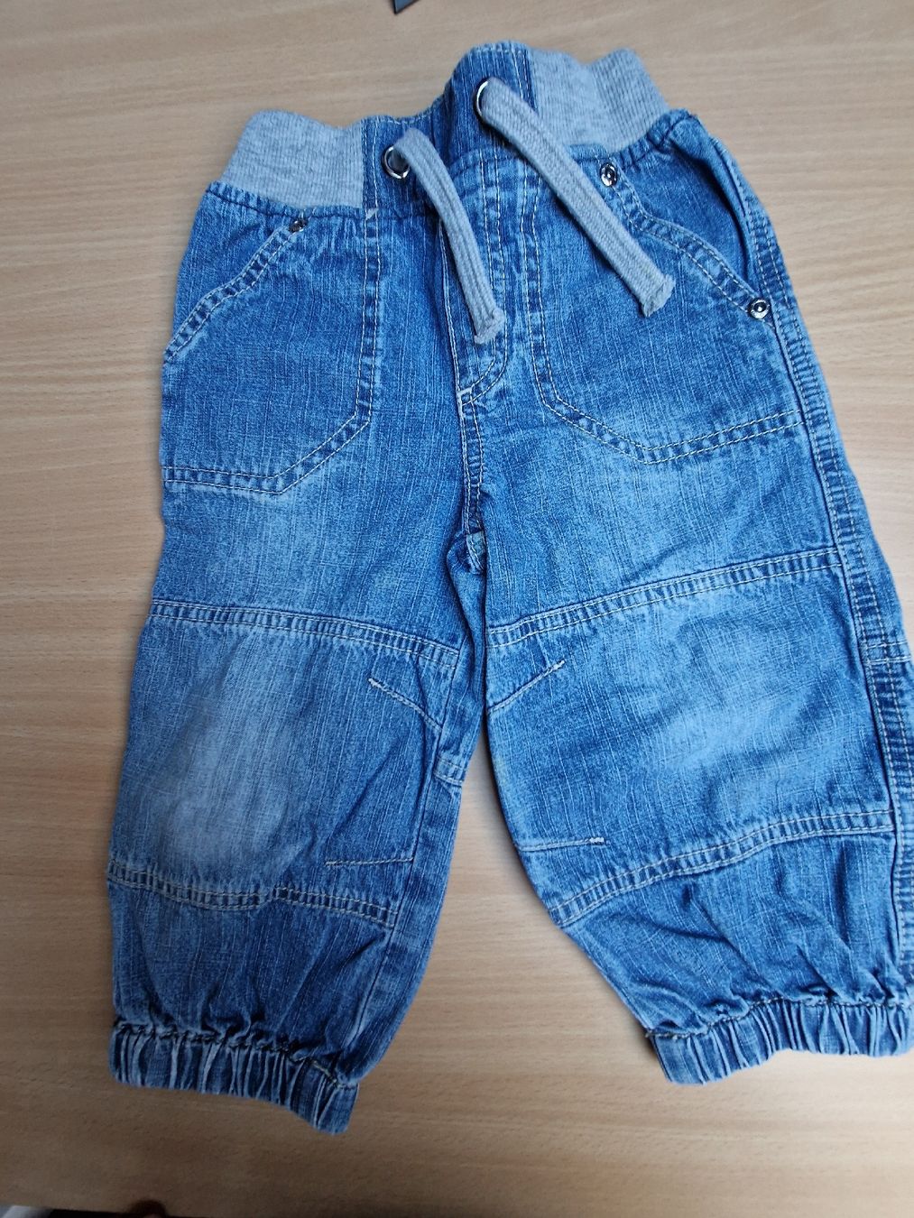 H&M Lotti & Set di vestiti: Hosen Set 4 stück Gr 80/86 – Usato da Hornussen venduto da Rysrys 4